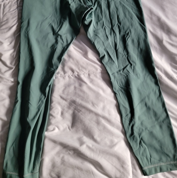 Lululemon - Picture 2 of 3